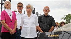 Odhalení krnovského památníku se zúčastnili i čtyři lidé, kteří hladový pochod... Odhalení krnovského památníku se zúčastnili i čtyři lidé, kteří hladový pochod...