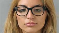 Začínající country zpěvačka Katie Quackenbush několikrát vystřelila na... Začínající country zpěvačka Katie Quackenbush několikrát vystřelila na...