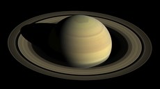 Severní polokoule Saturnu se pipravuje na léto (záí 2016)