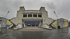 Brána borců u fotbalového stadionu v Plzni je ve špatném stavu. (14. 9. 2017) Brána borců u fotbalového stadionu v Plzni je ve špatném stavu. (14. 9. 2017)