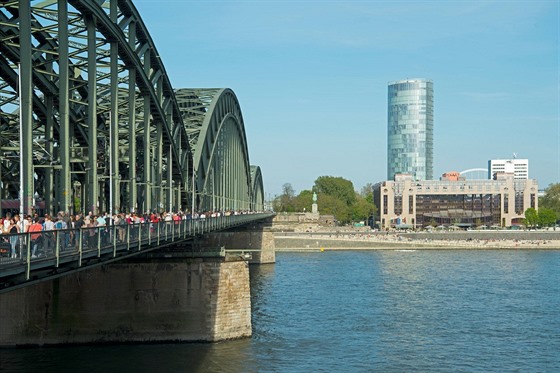 Hohenzollernský most v Kolín nad Rýnem.