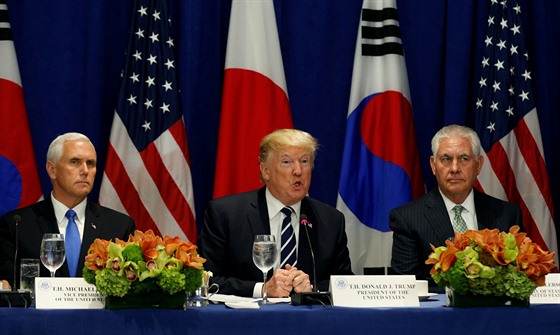 Prezident Donald Trump na setkání s jihokorejským prezidentem Moon Jae-inem a...