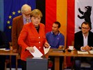 Odhlasováno má i kancléka Angela Merkelová (24. záí 2017)