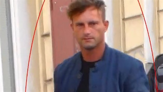 Policie hledá ženy, ze kterých seznamkový podvodník vylákal pod různými... Policie hledá ženy, ze kterých seznamkový podvodník vylákal pod různými...
