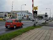 Přes opravený přejezd v Kroměříži se auta houpají Přes opravený přejezd v Kroměříži se auta houpají