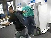 Olomoučtí policisté pátrají po zloději, který se pokusil okrást u bankomatů... Olomoučtí policisté pátrají po zloději, který se pokusil okrást u bankomatů...