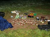 Policisté našli u recidivisty ukradené věci. Policisté našli u recidivisty ukradené věci.