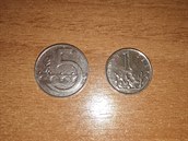 Vězeň ze Znojma měl u sebe dvě mince - pětikorunu a korunu. Obě propadnou ve... Vězeň ze Znojma měl u sebe dvě mince - pětikorunu a korunu. Obě propadnou ve...