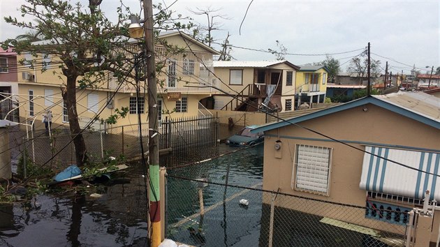 Zaplaven ulice v Portoriku je nsledkem dn huriknu Maria. (21. z 2017)