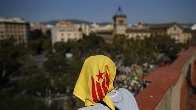 Katalnci se doaduj referenda, Madrid je proti (23. z 2017).