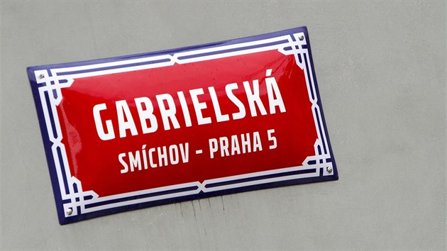 Ulice Gabrielská na pražském Smíchově je nová, nedá se do ní vjet autem a Většina navigací ji ještě nezná.