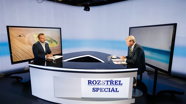 Marian Jureka, ministr zemdlstv, byl hostem poadu iDNES.cz Rozstel, ve studiu se fredaktorem MF DNES Jaroslavem Pleslem. (21. z 2017)