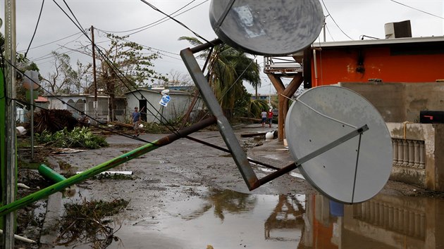 Nsledky huriknu Maria v Salinasu v Portoriku. (21. z 2017)