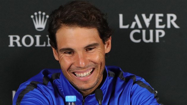 Rafael Nadal bhem tiskov konference k Laver Cupu