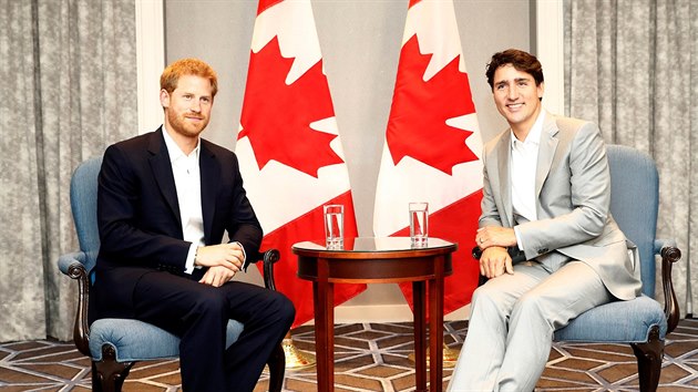 Princ Harry a kanadsk premir Justin Trudeau se seli ped zatkem her Invictus Games (Toronto, 23. z 2017).
