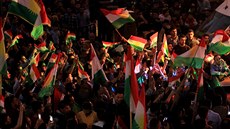 Irátí Kurdové oslavují výsledky plebiscitu o nezávislosti (26. záí 2017)