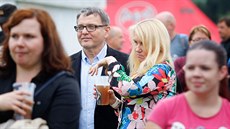 Lubomír Zaorálek a Šárka Bednářová na hudebním festivalu Benátská! v libereckém... Lubomír Zaorálek a Šárka Bednářová na hudebním festivalu Benátská! v libereckém...