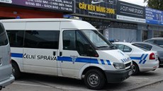 Celníci v Sapě objevili tajný sklad s padělky luxusních značek oblečení a... Celníci v Sapě objevili tajný sklad s padělky luxusních značek oblečení a...