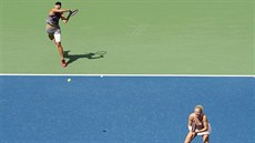 Lucie Hradecká (vlevo) a Kateřina Siniaková Lucie Hradecká (vlevo) a Kateřina Siniaková