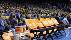 Basketbalistky Los Angeles Sparks ve finále WNBA vynechávají americkou hymnu. Basketbalistky Los Angeles Sparks ve finále WNBA vynechávají americkou hymnu.