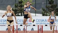 ZAHRANIČNÍ POSILA. Ukrajinská atletka Olena Kolesničenková (uprostřed) výrazně... ZAHRANIČNÍ POSILA. Ukrajinská atletka Olena Kolesničenková (uprostřed) výrazně...