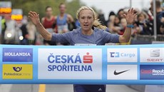Eva Vrabcová-Nývltová vítězí v tradičním závodu Běchovice-Praha. Eva Vrabcová-Nývltová vítězí v tradičním závodu Běchovice-Praha.