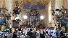 Ze slavnostního posvěcení markvartického kostela, jehož se účastnil salcburský... Ze slavnostního posvěcení markvartického kostela, jehož se účastnil salcburský...