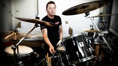 Bubeník Phil Rudd vystoupí v plzeňské Alfě. Bubeník Phil Rudd vystoupí v plzeňské Alfě.