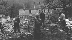 Bourání hospody v Dolanech Bourání hospody v Dolanech