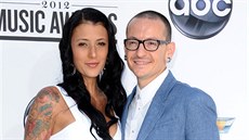 Chester Bennington a jeho manelka Talinda (Las Vegas, 20. kvtna 2012)