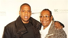 Rapper Jay-Z, vlastním jménem Shawn Corey Carter, a jeho matka Gloria Carterová... Rapper Jay-Z, vlastním jménem Shawn Corey Carter, a jeho matka Gloria Carterová...