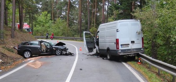 Na silnici mezi Libínským Sedlem a Prachaticemi se stetla Alfa Romeo s...