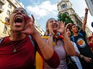 Barcelona: Demonstrace proti zásahu panlské policie bhem referenda o...