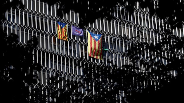 Katalnsk vlajky v ulicch Barcelony (4. jna 2017)