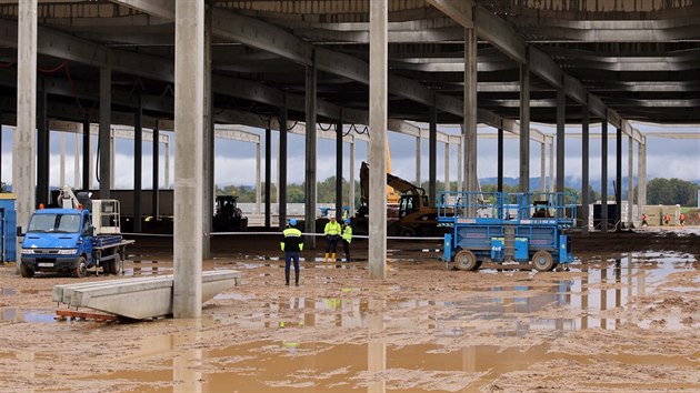 DHL buduje v Chebu distribuční centrum pro kosmetickou značku firmu Estée Lauder.