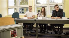 Studenti některých středních škol si vyzkoušeli volby nanečisto (4.10.2017). Studenti některých středních škol si vyzkoušeli volby nanečisto (4.10.2017).