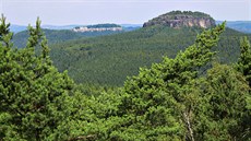 Pfaffenstein a königsteinská pevnost, tentokrát ze Spitzsteinu. Pfaffenstein a königsteinská pevnost, tentokrát ze Spitzsteinu.