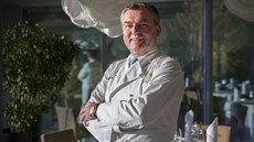 Hostem Karlovského gastrofestivalu byl michelinský šéfkuchař z Vídně Toni... Hostem Karlovského gastrofestivalu byl michelinský šéfkuchař z Vídně Toni...