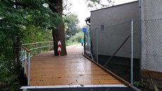 Neobvyklý pohled se naskýtá cyklistům na cyklostezce v Jeseníku. Uprostřed ní... Neobvyklý pohled se naskýtá cyklistům na cyklostezce v Jeseníku. Uprostřed ní...