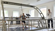 Biatlonista Ondřej Moravec testuje v Jablonci nad Nisou jízdu na kolečkových... Biatlonista Ondřej Moravec testuje v Jablonci nad Nisou jízdu na kolečkových...