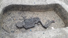 Archeologové našli v místě budoucí suché nádrže pohřebiště s patnácti kostrami. Archeologové našli v místě budoucí suché nádrže pohřebiště s patnácti kostrami.