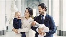 védský princ Carl Philip, princezna Sofia a jejich synové princ Alexander a...