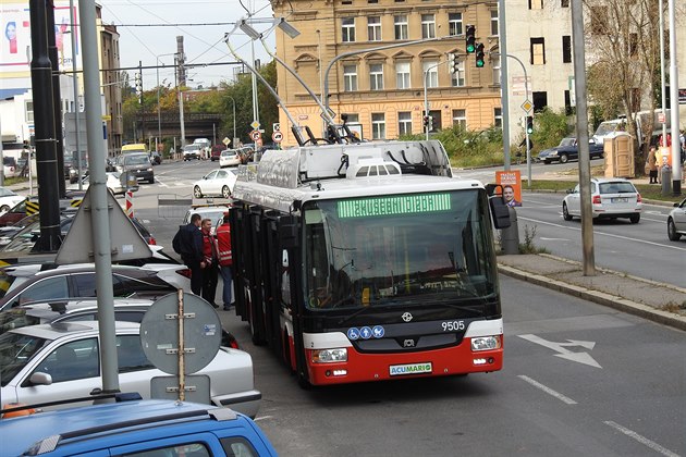 Testovací jízda trolejbusu v Prosecké ulici