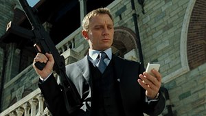 Filmové chyby: James Bond to ml ve Varech o prsa