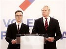 Moderátoi Vladimír Vokál (vlevo) a Jaroslav Plesl bhem generální zkouky...