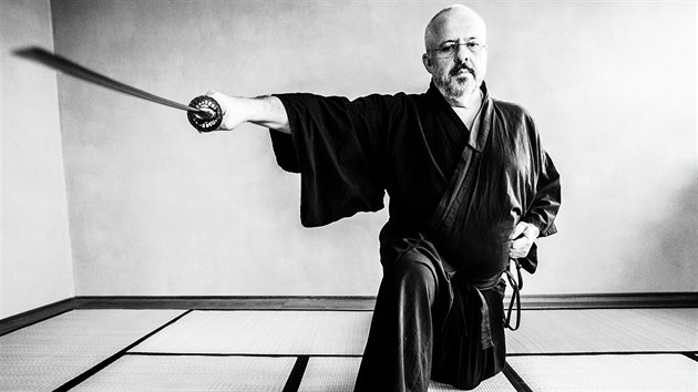 Zenbuddhistický mnich a učitel bojových umění Josef Mádl (13. října 2017) Zenbuddhistický mnich a učitel bojových umění Josef Mádl (13. října 2017)