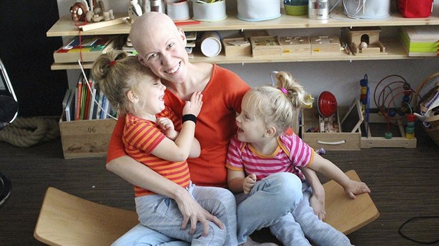 Pavla Dandová potřebuje každé tři týdny sehnat 96 tisíc korun, aby mohla... Pavla Dandová potřebuje každé tři týdny sehnat 96 tisíc korun, aby mohla...