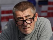 Šéf hnutí ANO Andrej Babiš na předvolebním mítinku v Praze (28. září 2017) Šéf hnutí ANO Andrej Babiš na předvolebním mítinku v Praze (28. září 2017)
