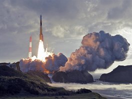 VZHRU NA ORBIT. Japonská raketa H-IIA startuje z vesmírného stediska...