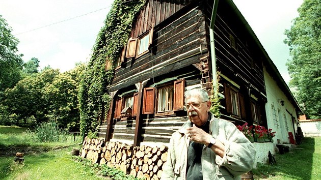 V 60. letech si herec Vlastimil Brodsk podil chalupu ve vsi Slunen. 